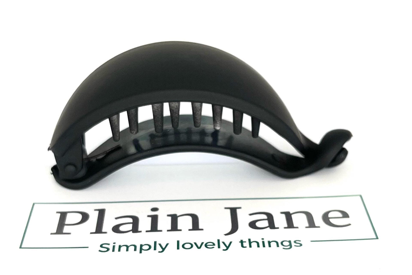 Plain Jane Black Oyster Hair Claw - Strong Minimalist Hair Clip - Recyclable Plastic Hair Accessory - 8 cm Hair Claw - Sustainable hair clip